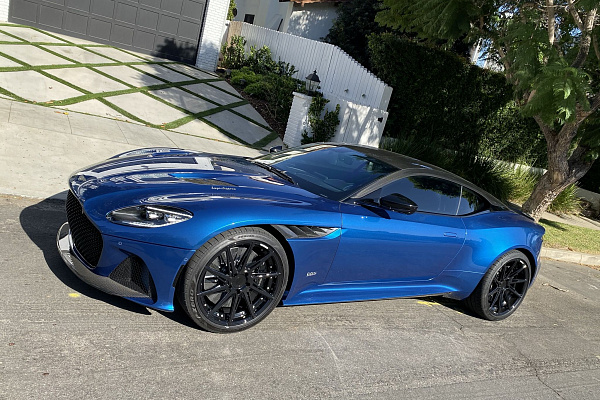 Фото дисков CEC C26 Черный глянец на Aston Martin DBS 3