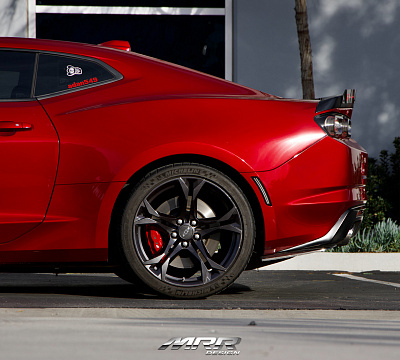 Фото дисков MRR M017 на Chevrolet Camaro VI