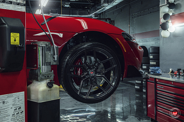 Фото дисков Vossen EVO-4R Глянцевый темный лак на Toyota Supra A90