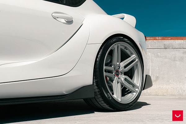 Фото дисков Vossen HF-1 Серебро на Toyota Supra A90