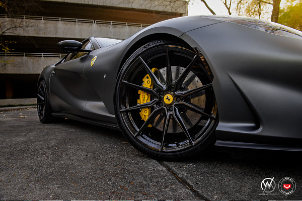 Ferrari 812