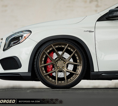 Фото дисков BC Forged HCA381 на Mercedes-Benz GLA (X156)