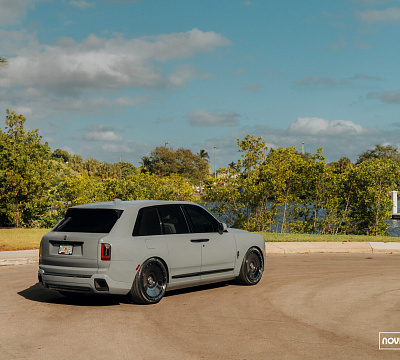 Фото дисков NOVITEC SP3 на Rolls-Royce Cullinan