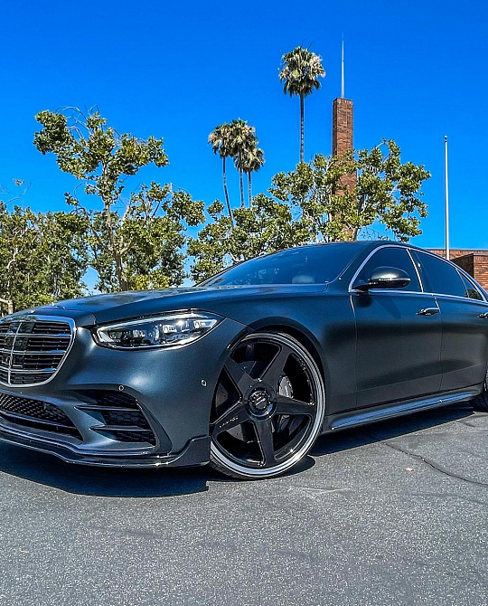 Фото дисков Cinque Черный глянец на Mercedes-Benz S-Class (W223)