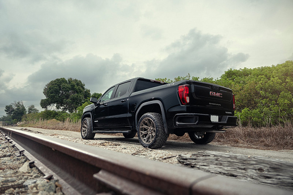 Фото дисков 4PLAY 4P83 Сатиновая бронза на GMC Sierra IV