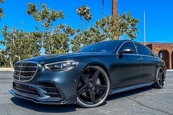 Фото дисков Giovanna Cinque Черный глянец на Mercedes-Benz S-Class (W223)