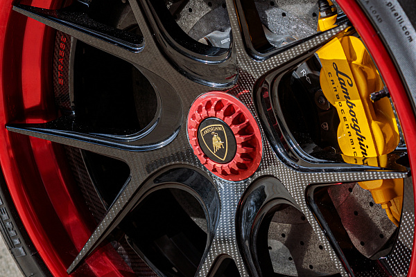 Фото дисков Strasse Wheels SM5R Deep Concave FS Другой цвет на Lamborghini Aventador