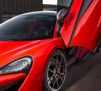 Фото дисков Strasse Wheels SM5R Deep Concave Monoblock на McLaren 570S