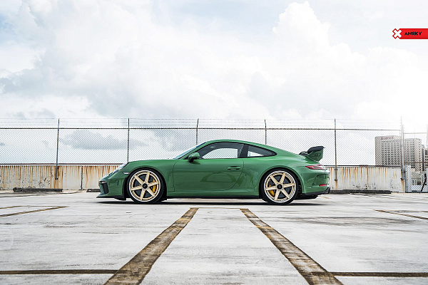 Фото дисков Anrky AN36 Глянцевая шампань на Porsche 911 VII