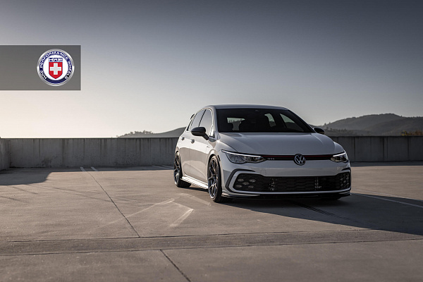 Фото дисков HRE 521M Глянцевый темный лак на Volkswagen Golf VIII
