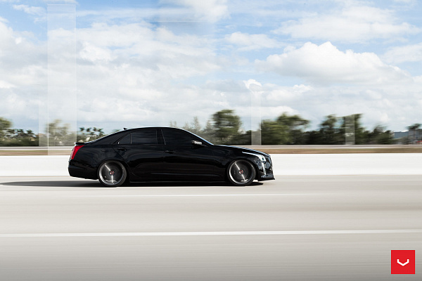 Фото дисков Vossen VFS-10 Глянцевый графит на Cadillac CTS III