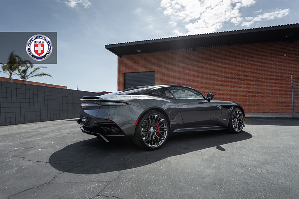 Фото дисков HRE P200 Глянцевый темный лак на Aston Martin DBS 3
