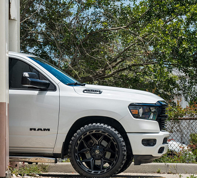 Фото дисков 4PLAY 4P55 на Ram 1500 V