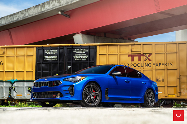 Фото дисков Vossen HF-1 Сатиновый графит на Kia Stinger