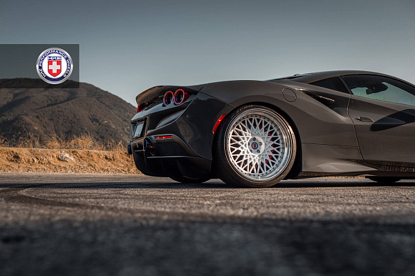 Фото дисков HRE 501 Белый глянец на Ferrari F8