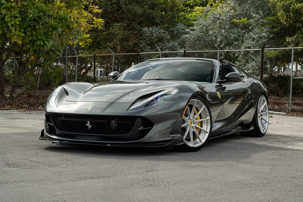 Фото дисков Anrky AN28 Глянцевый лак на Ferrari 812