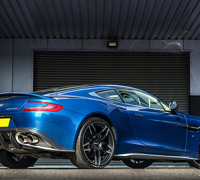 Фото дисков Kahn Superleggera на Aston Martin Vanquish 2
