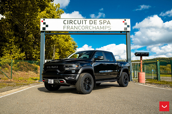 Фото дисков Vossen HF6-4 Черный глянец на Ram 1500 V