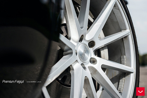 Фото дисков Vossen VFS-1 Серебро на Volkswagen Touareg III
