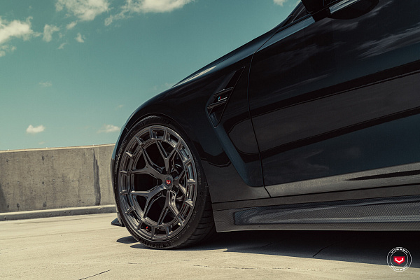 Фото дисков Vossen LC3-01 Глянцевый темный лак на BMW 3/M3 (G2x/G80)