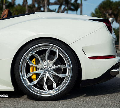 Фото дисков HRE S201 на Ferrari California