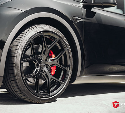 Фото дисков Vossen HF-5 на Tesla Model Y