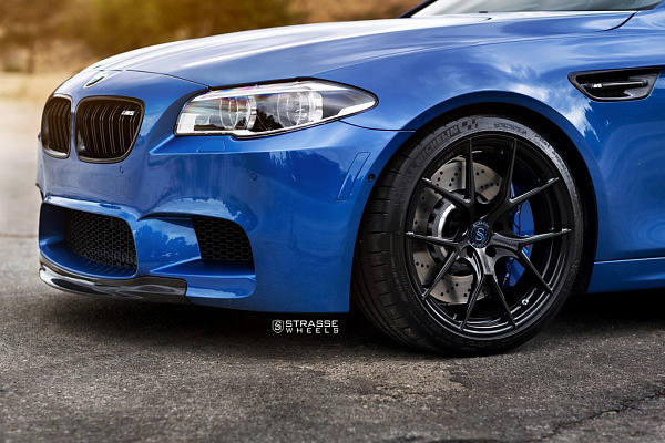 Фото дисков Strasse Wheels SM5R Deep Concave Monoblock Другой цвет на BMW 5/M5 (F10)