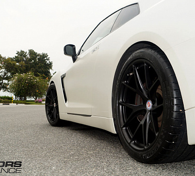 Фото дисков HRE P101 на Nissan GT-R