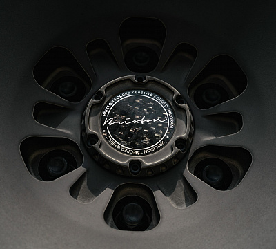 Фото дисков Brixton Forged BX06-M на Toyota Land Cruiser 300