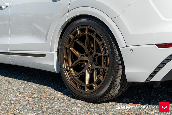 Фото дисков Vossen HFX-1 (5-Lug) Глянцевая бронза на Audi Q8