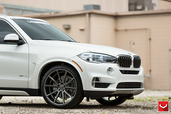 Фото дисков Vossen VFS-1 Сатиновый графит на BMW X5/X5 M (F15/F85)