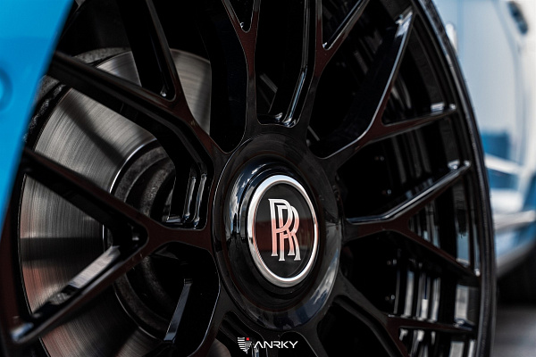 Фото дисков Anrky AN20 Черный глянец на Rolls-Royce Cullinan