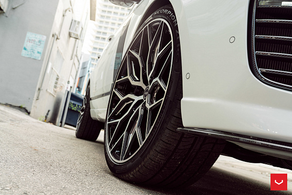 Фото дисков Vossen HF-2 Алмазная проточка на Range Rover IV