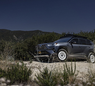 Фото дисков Black Rhino FUJI на Toyota RAV4 V