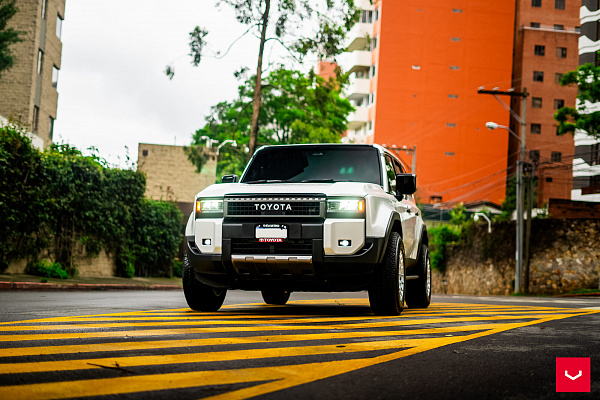 Фото дисков Vossen HFX-1 (6-Lug) Серебро на Toyota Land Cruiser Prado 250