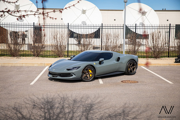 Фото дисков Brixton Forged TR05 Сатиновая бронза на Ferrari 296