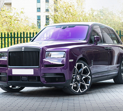 Фото дисков Kahn Type 55 RS на Rolls-Royce Cullinan
