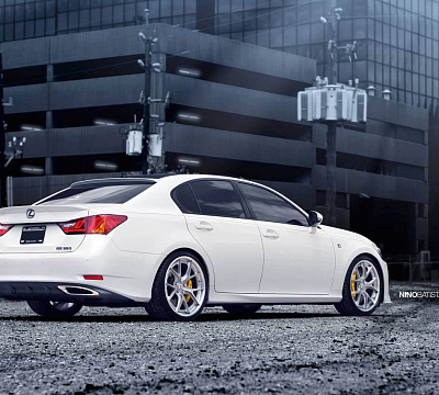 Фото дисков HRE S101 на Lexus GS IV