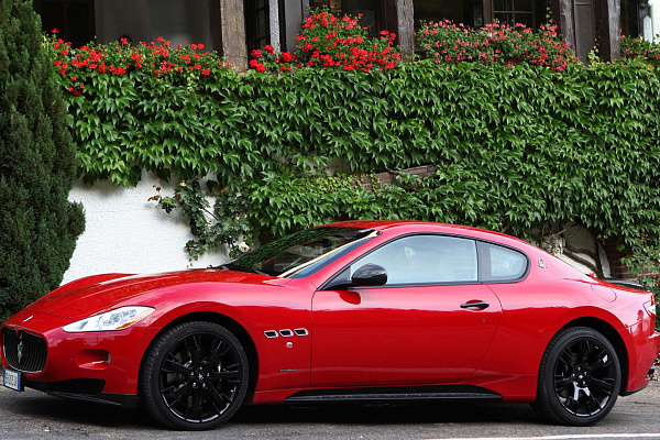 Фото дисков Maserati TRIDENT Черный глянец на Maserati GranTurismo I