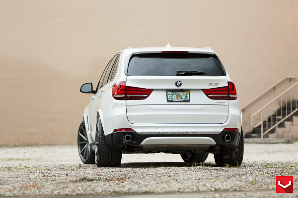 Фото дисков Vossen VFS-1 Сатиновый графит на BMW X5/X5 M (F15/F85)