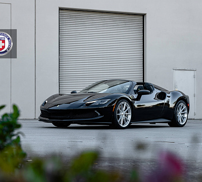 Фото дисков HRE P104SC на Ferrari 296