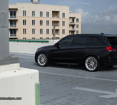 Фото дисков HRE S200 на BMW X5/X5 M (F15/F85)