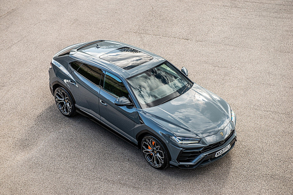 Фото дисков Kahn Type 53 Алмазная проточка на Lamborghini Urus