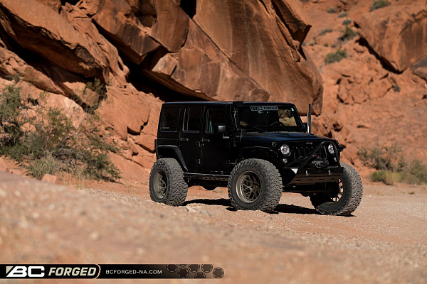 Фото дисков BC Forged LE72 // MLE72 Сатиновая бронза на Jeep Wrangler III (JK)