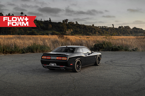 Фото дисков HRE FF11 Черный сатин на Dodge Challenger III