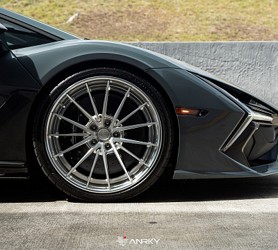 Фото дисков Anrky AN39 на Lamborghini Revuelto