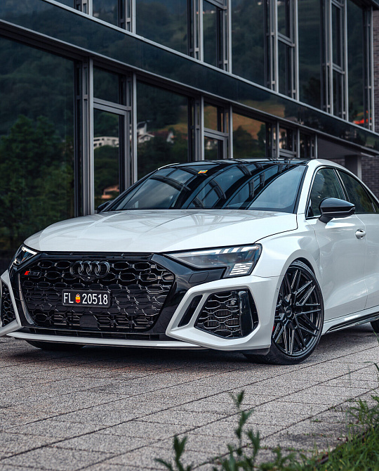 Фото дисков HF-7 Черный глянец на Audi A/S/RS 3 (8Y)