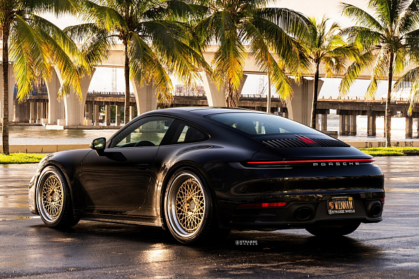 Фото дисков Strasse Wheels SC20 Track Сатиновое золото на Porsche 911 VIII