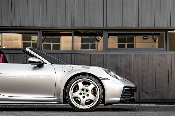 Фото дисков Kahn Cup 1 Remastered Серебро на Porsche 911 VIII