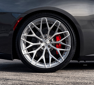 Фото дисков Strasse Wheels SV20M Deep Concave Duoblock на Ferrari GTC4Lusso